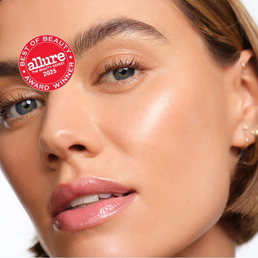 Saie Illuminating Highlighter - Cream - Picture 2 of 4